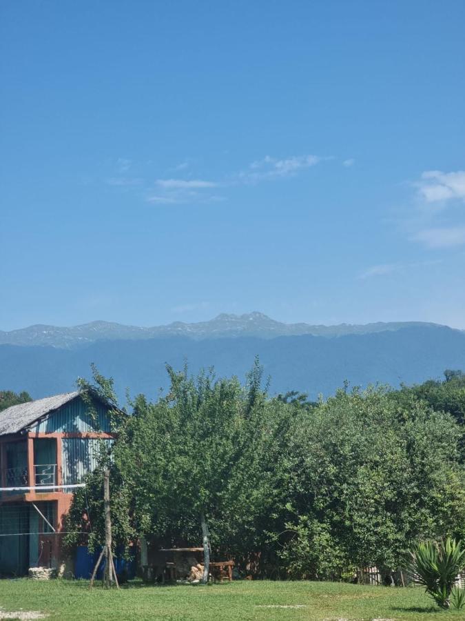 Guesthouse At Oleg'S Zolotoy Bereg Gudauta Esterno foto