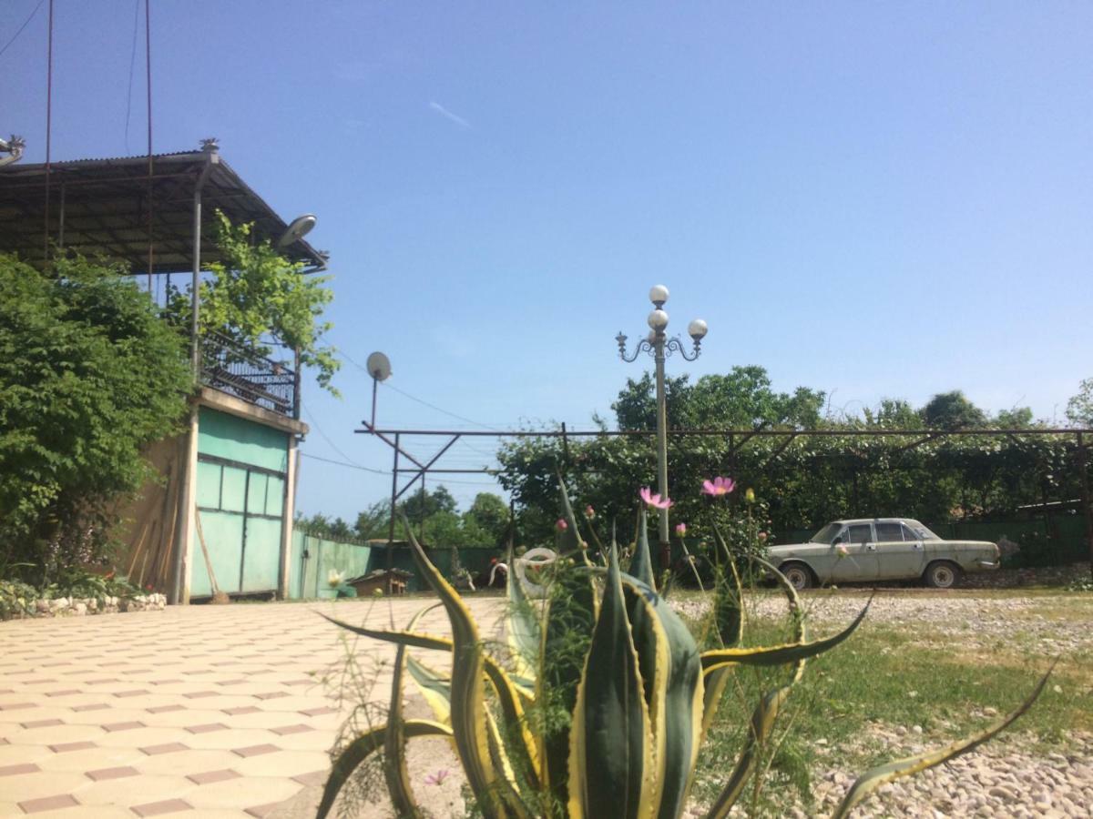 Guesthouse At Oleg'S Zolotoy Bereg Gudauta Esterno foto