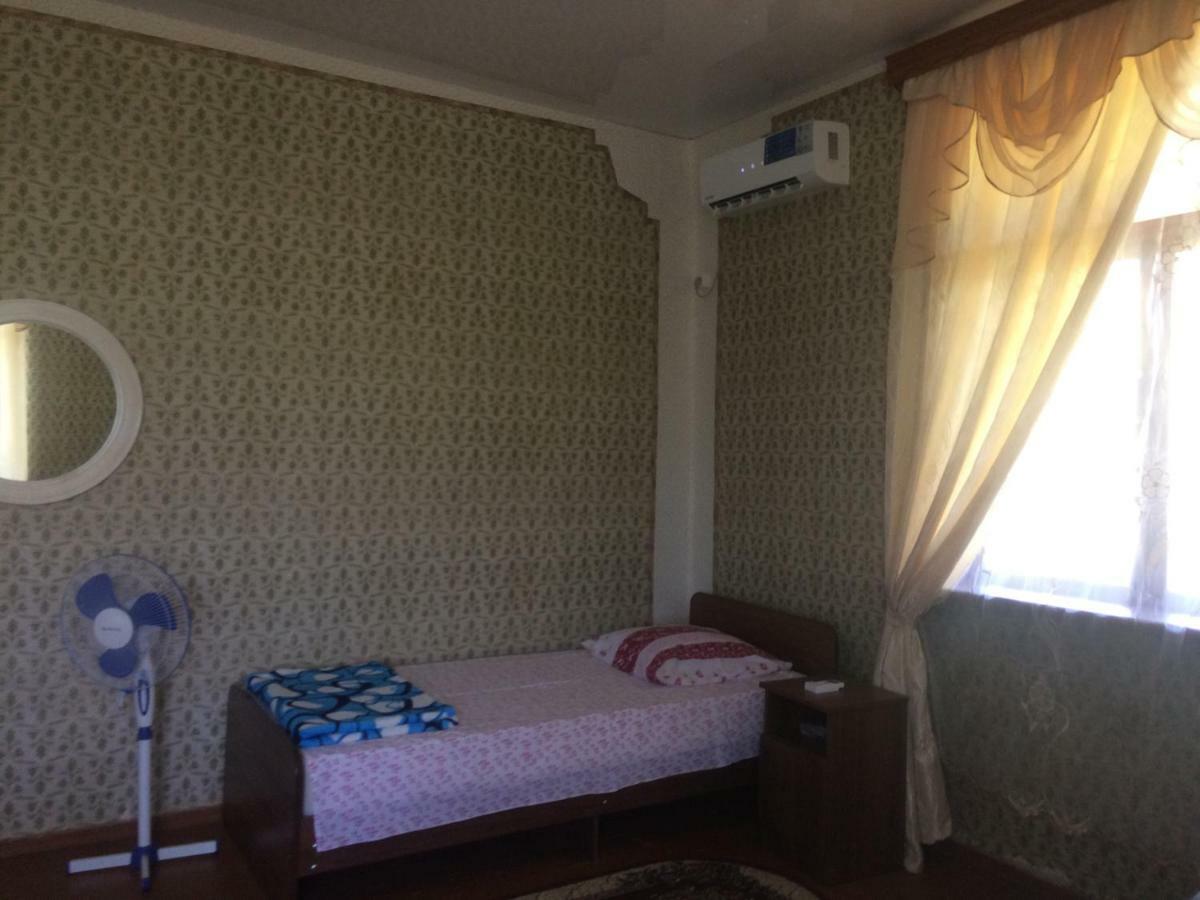 Guesthouse At Oleg'S Zolotoy Bereg Gudauta Esterno foto